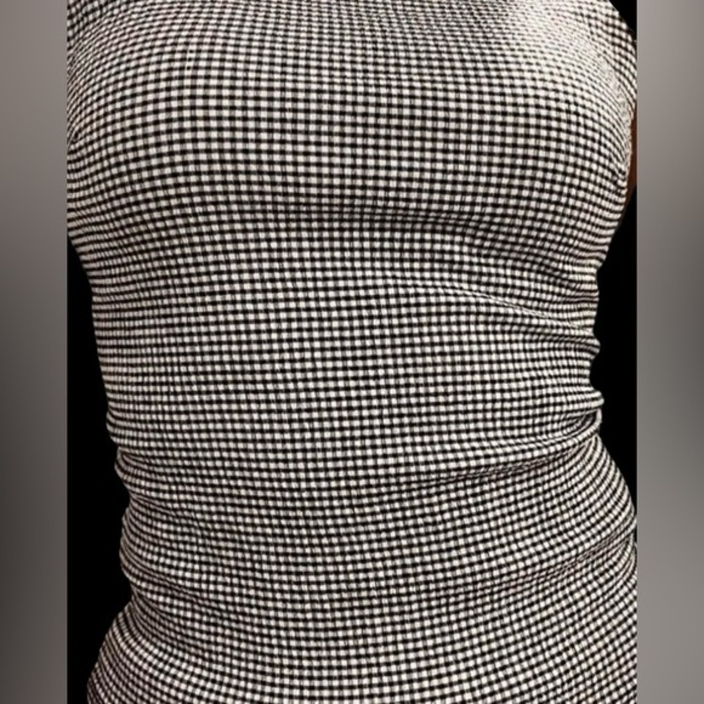 Zara Houndstooth mock neck sleeveless top